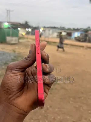 Apple iPhone 13 128 GB Red