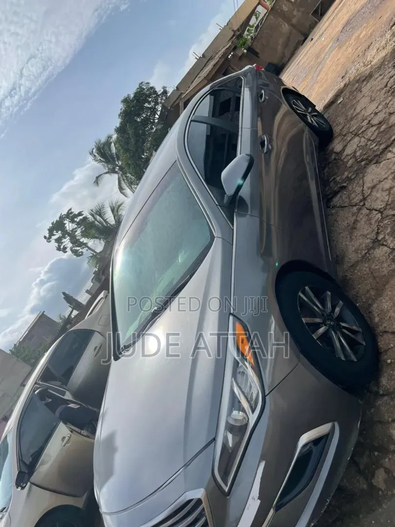 Hyundai Sonata Limited Sedan FWD (2.4L 4cyl 6A) 2016 Gray