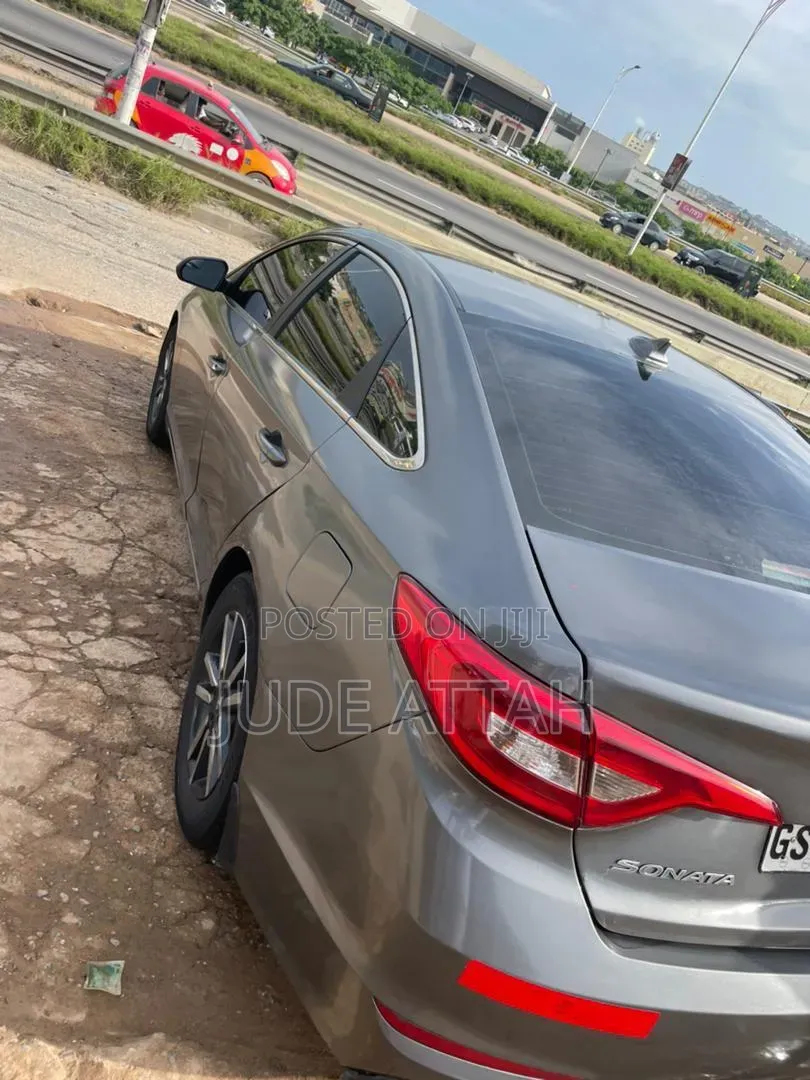 Hyundai Sonata Limited Sedan FWD (2.4L 4cyl 6A) 2016 Gray