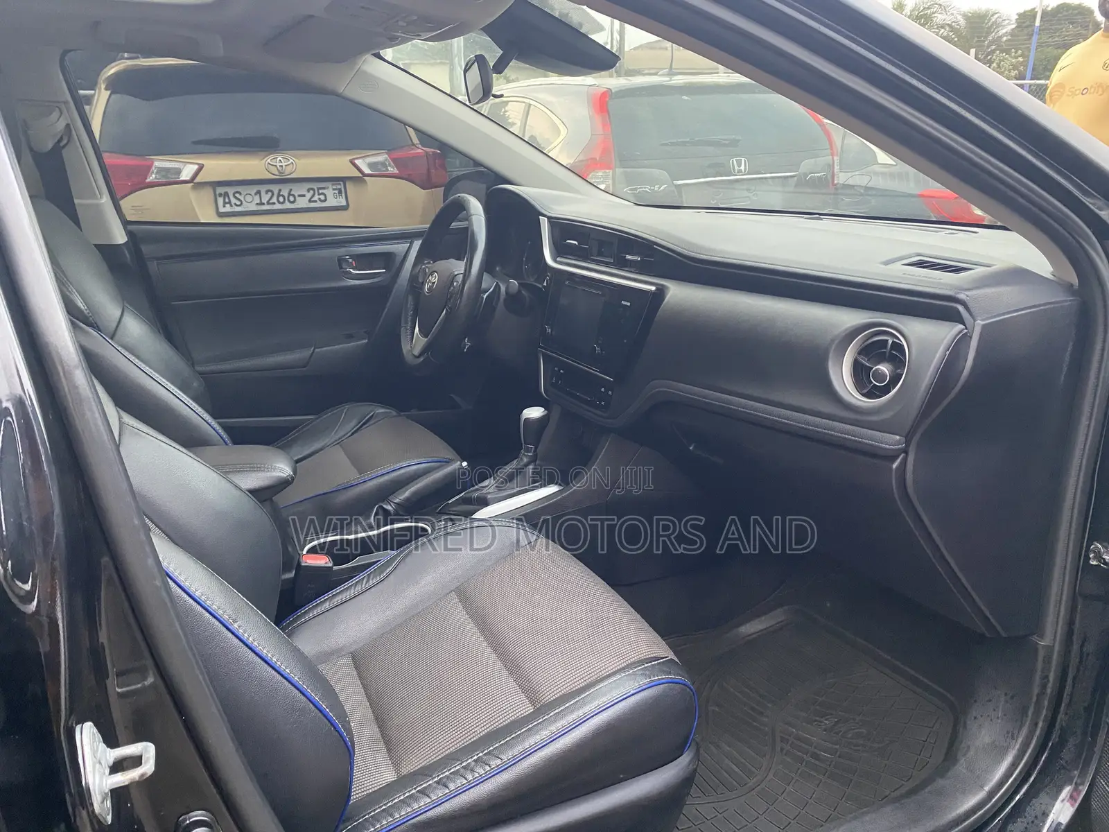 Toyota Corolla SE 4dr Sedan (1.8L 4cyl CVT) 2017 Black