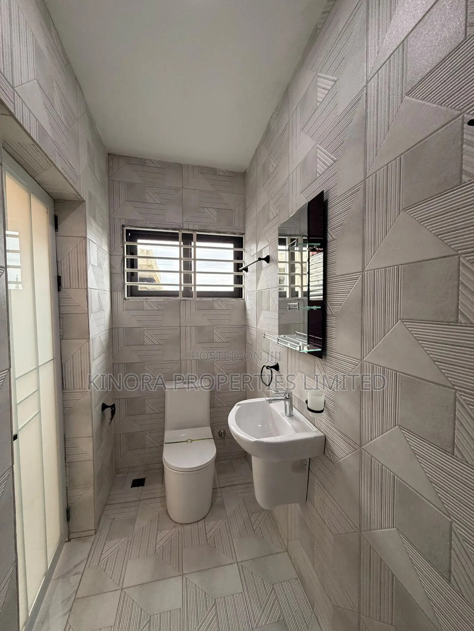 3bdrm House in Adenta New Legon for sale