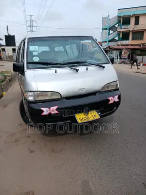 Hyundai H-100 2003