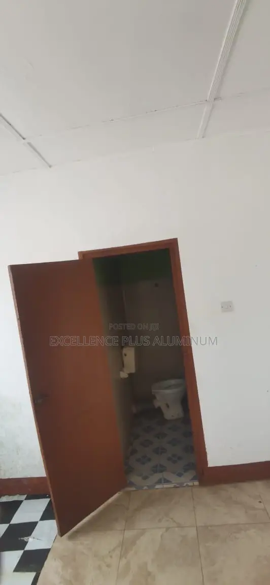 Furnished 1bdrm Apartment in Peace House, School Junction for rent