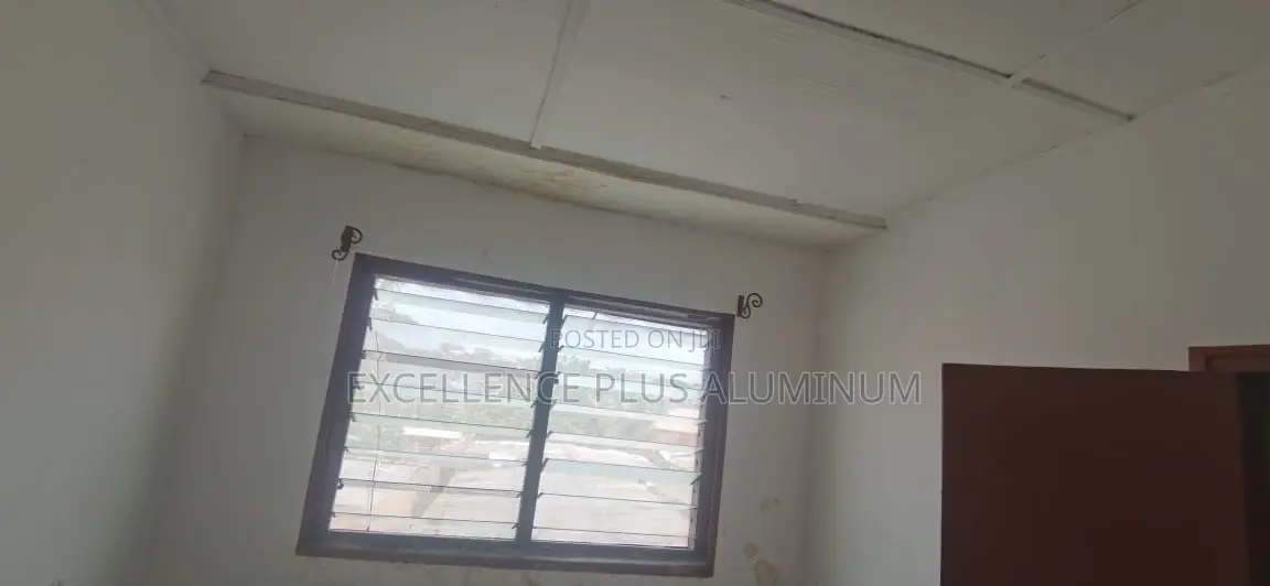 Furnished 1bdrm Apartment in Peace House, School Junction for rent