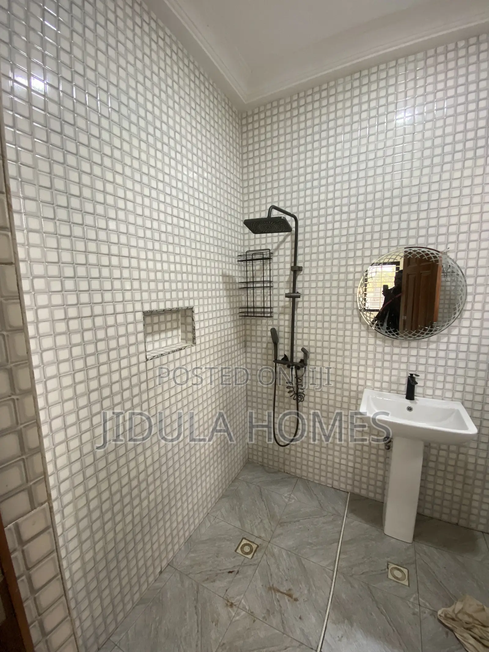 2bdrm Apartment in Ashale Botwe, New Town for rent