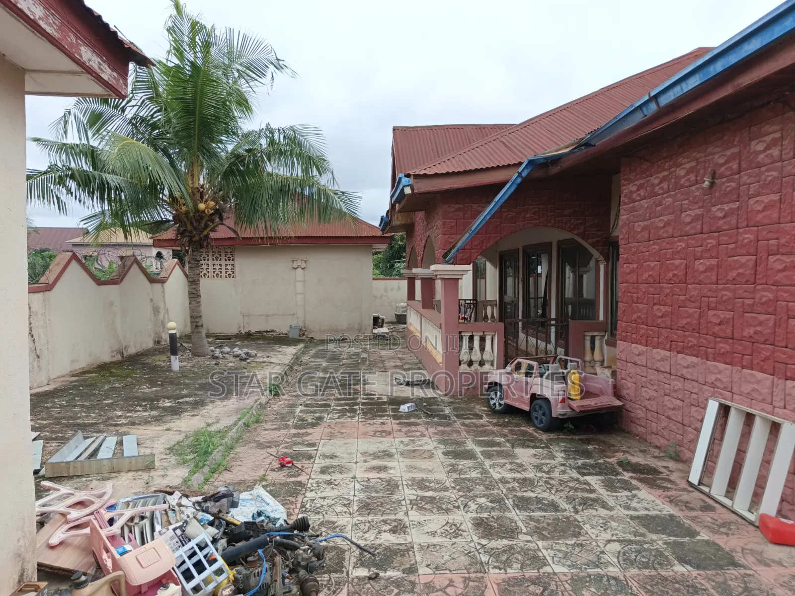 4bdrm House in Atonsu Feyiase., Kumasi Metropolitan for sale