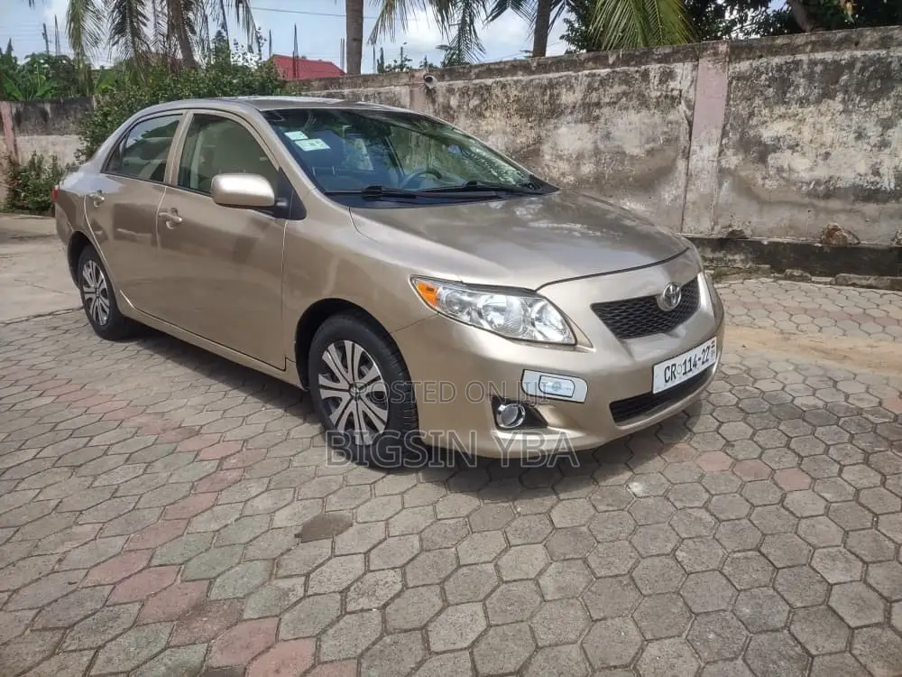 Toyota Corolla LE 4dr Sedan (1.8L 4cyl 4A) 2010 Gold