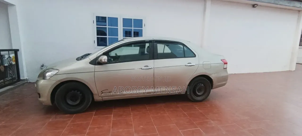 Toyota Belta 2010