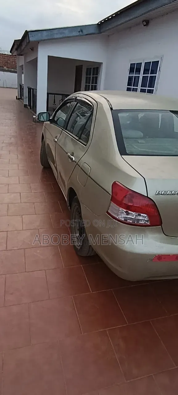 Toyota Belta 2010