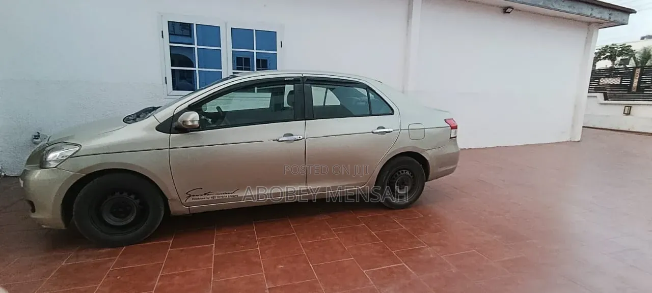 Toyota Belta 2010