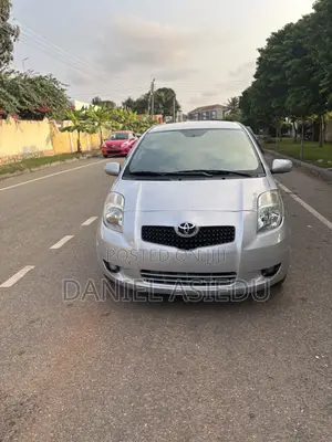Toyota Yaris Base Hatchback 3dr 2010 Silver