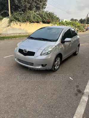 Toyota Yaris Base Hatchback 3dr 2010 Silver