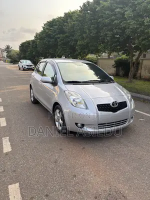 Toyota Yaris Base Hatchback 3dr 2010 Silver