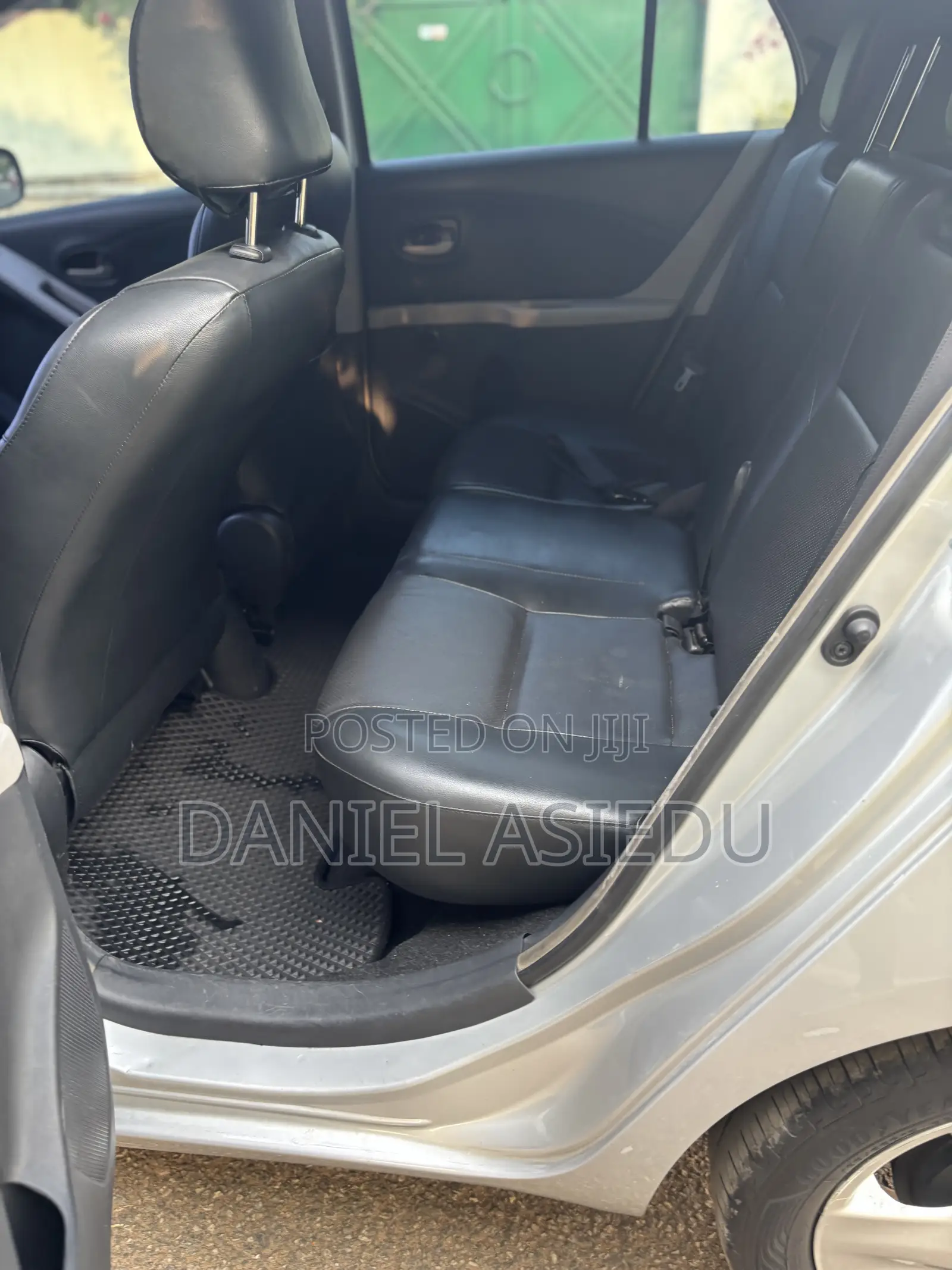 Toyota Yaris Base Hatchback 3dr 2010 Silver