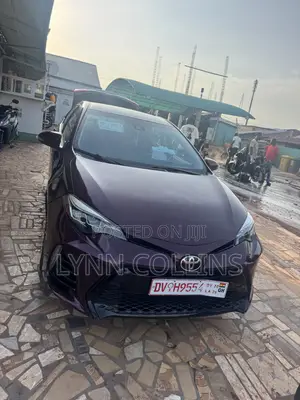 Toyota Corolla SE 4dr Sedan (1.8L 4cyl CVT) 2017