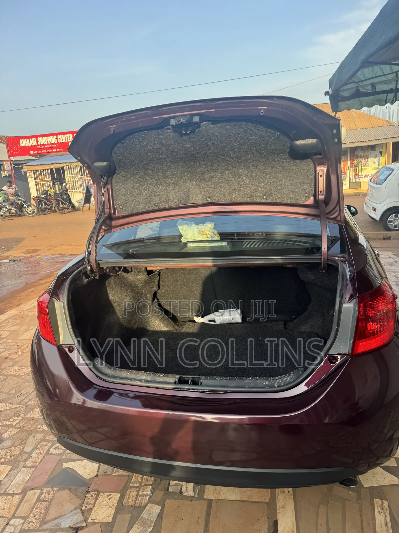 Toyota Corolla SE 4dr Sedan (1.8L 4cyl CVT) 2017