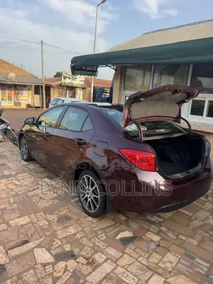 Toyota Corolla SE 4dr Sedan (1.8L 4cyl CVT) 2017