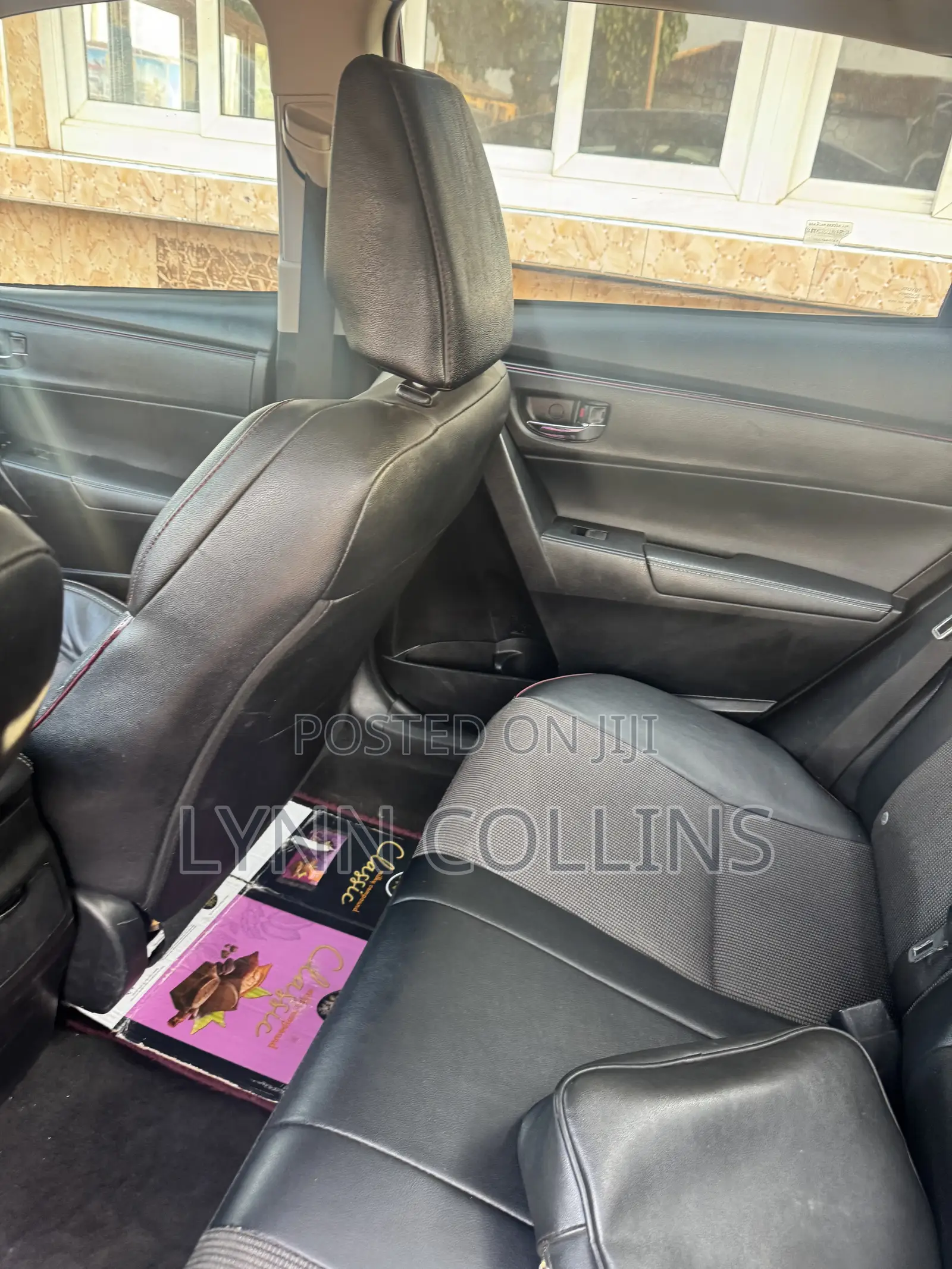 Toyota Corolla SE 4dr Sedan (1.8L 4cyl CVT) 2017
