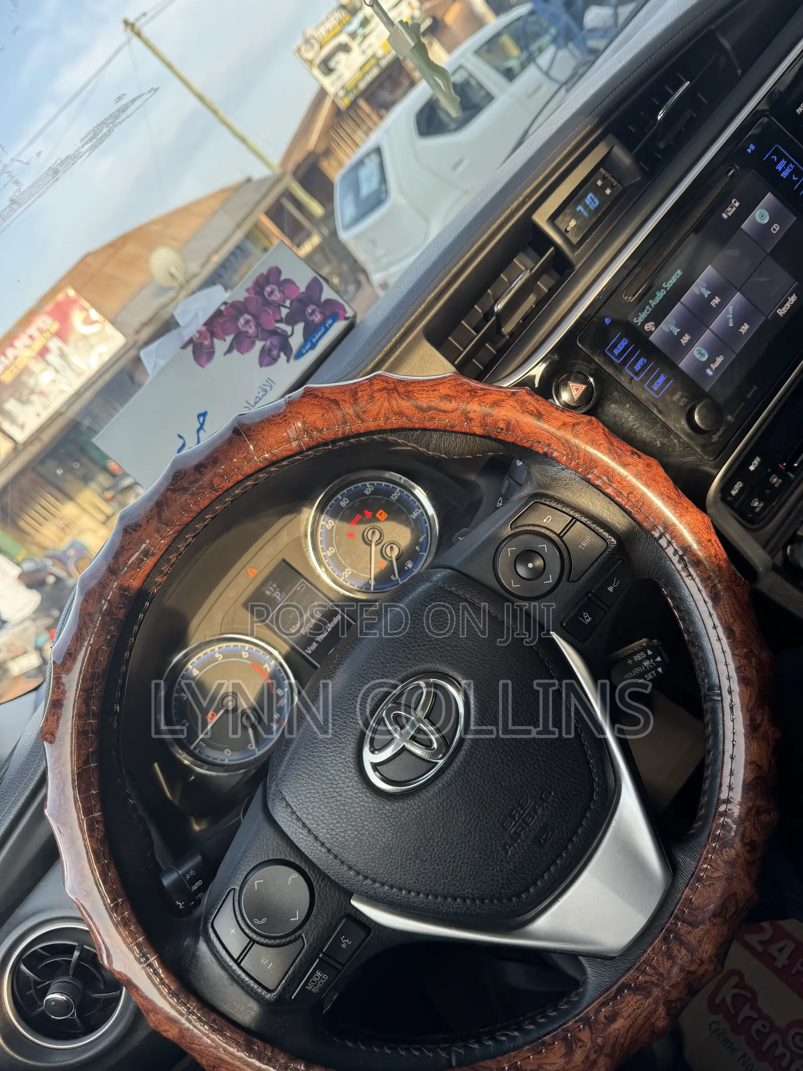 Toyota Corolla SE 4dr Sedan (1.8L 4cyl CVT) 2017