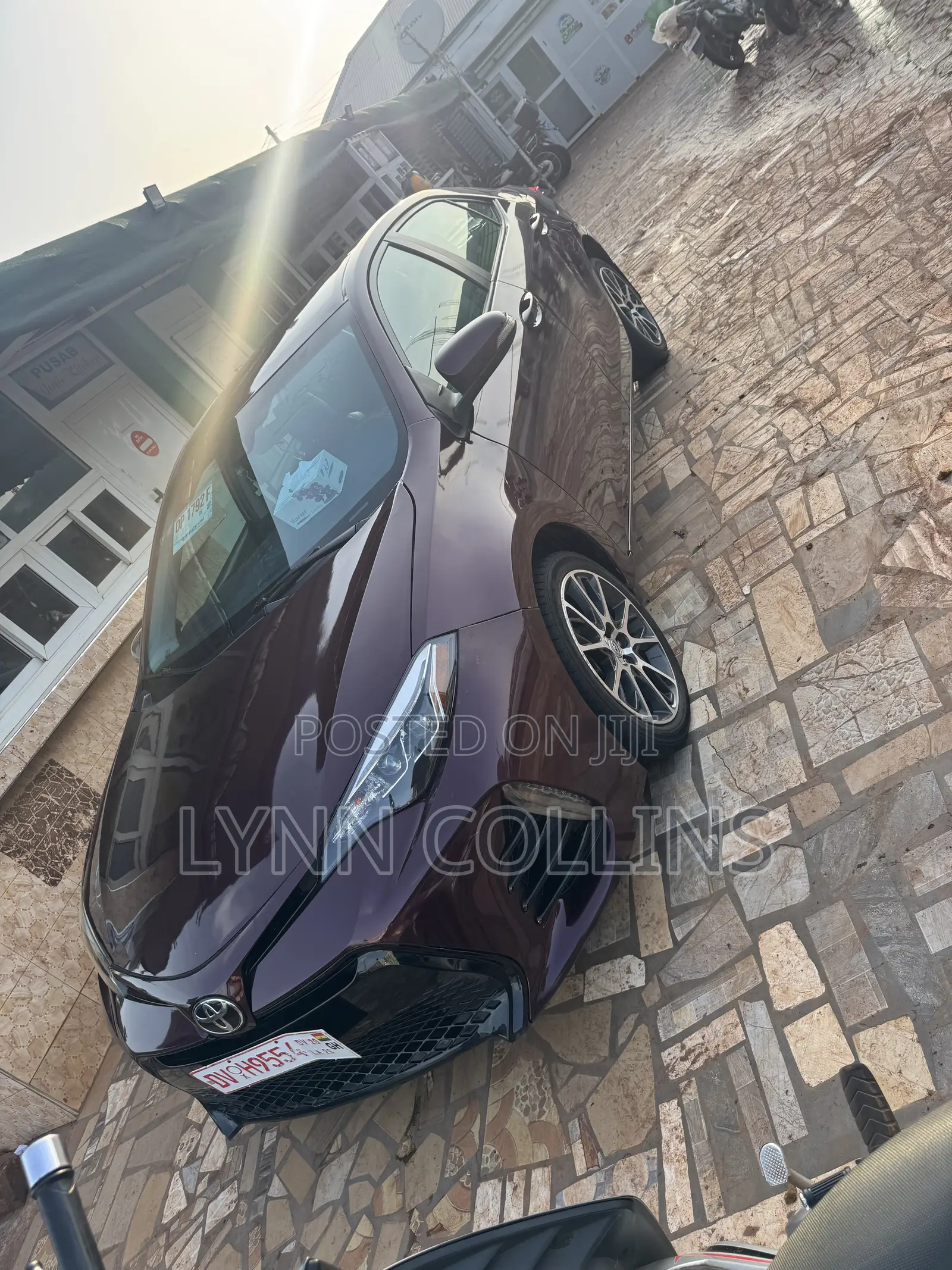 Toyota Corolla SE 4dr Sedan (1.8L 4cyl CVT) 2017
