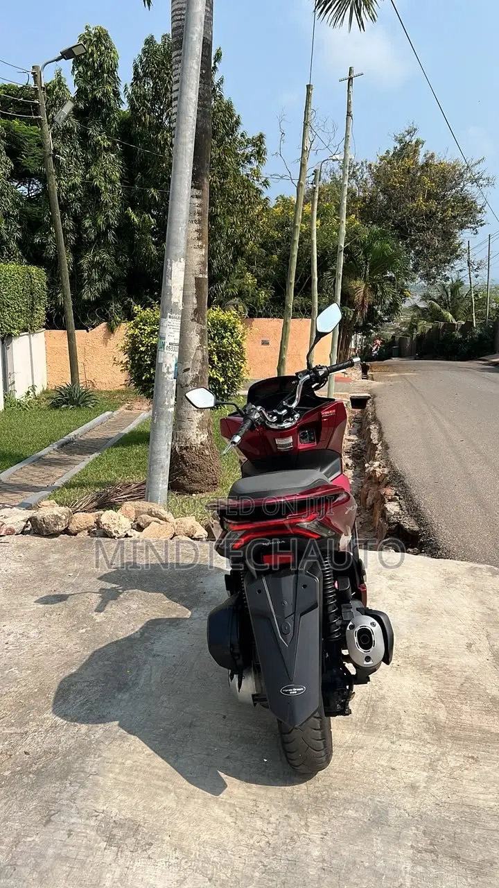 Honda 2024 Red