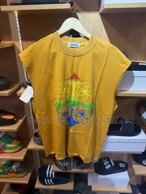 Man’s Sleeveless Shirt