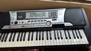 Yamaha PSR 550