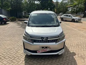 Toyota Quantum 2015 Silver