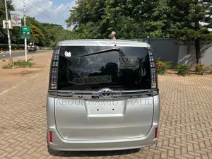 Toyota Quantum 2015 Silver