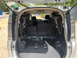Toyota Quantum 2015 Silver