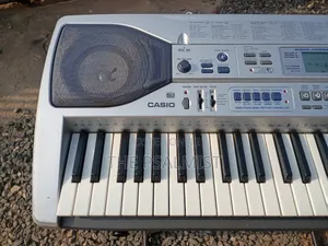 Casio LK 90TV Key Lighting System Had USB Split Layer Transpose Etc