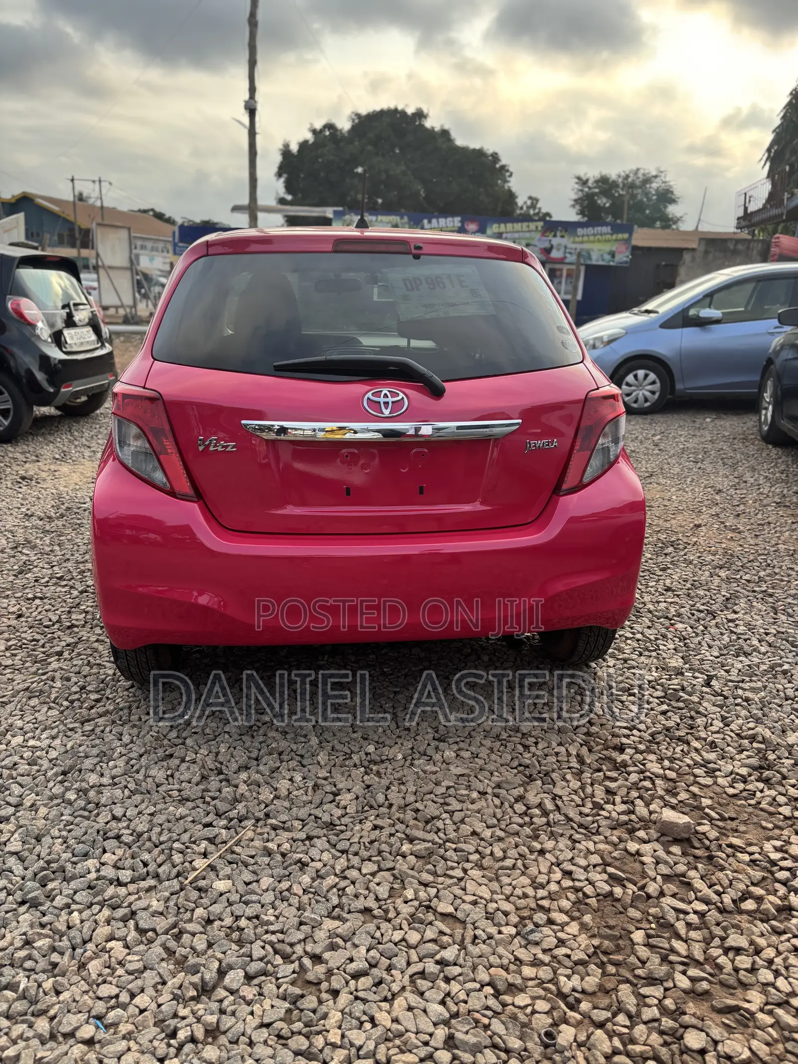 Toyota Vitz 1.3 AWD 3dr 2013 Pink