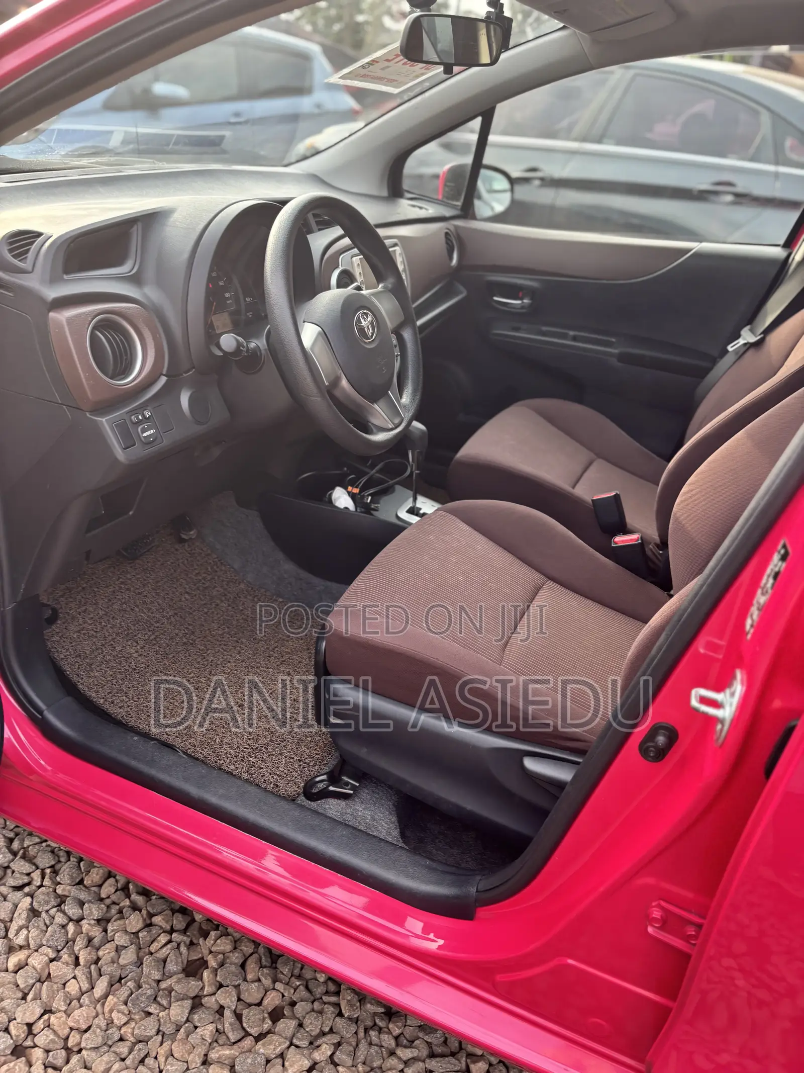 Toyota Vitz 1.3 AWD 3dr 2013 Pink