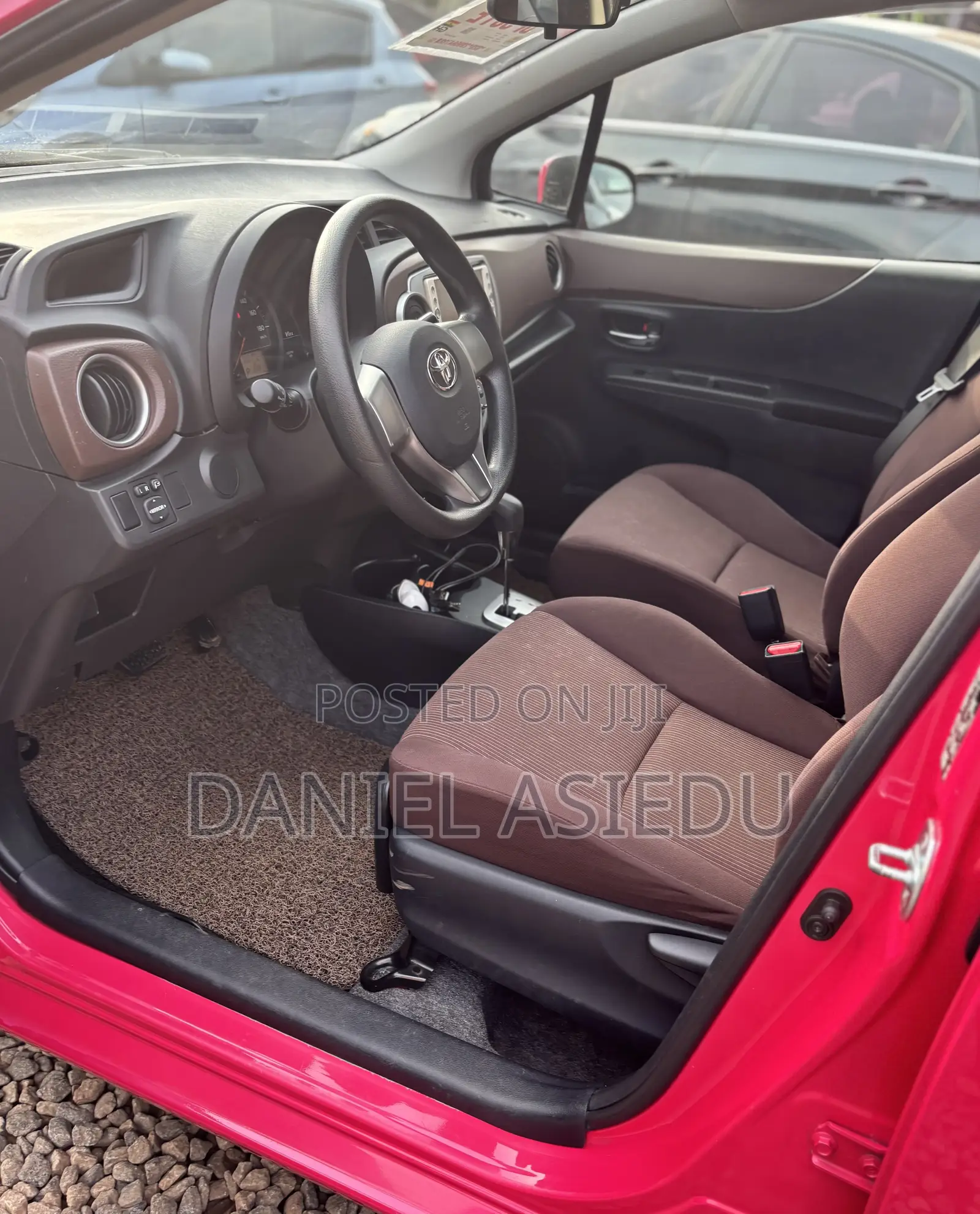 Toyota Vitz 1.3 AWD 3dr 2013 Pink