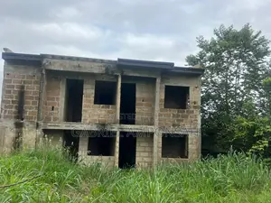 8 Bedroom Flat
