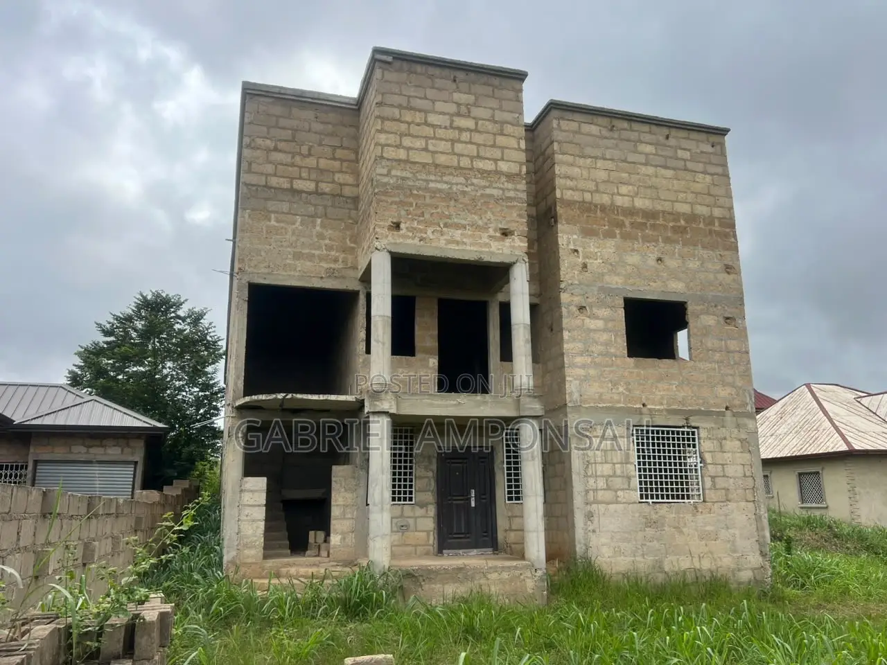 8 Bedroom Flat
