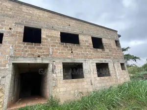 8 Bedroom Flat