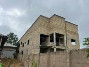 8 Bedroom Flat