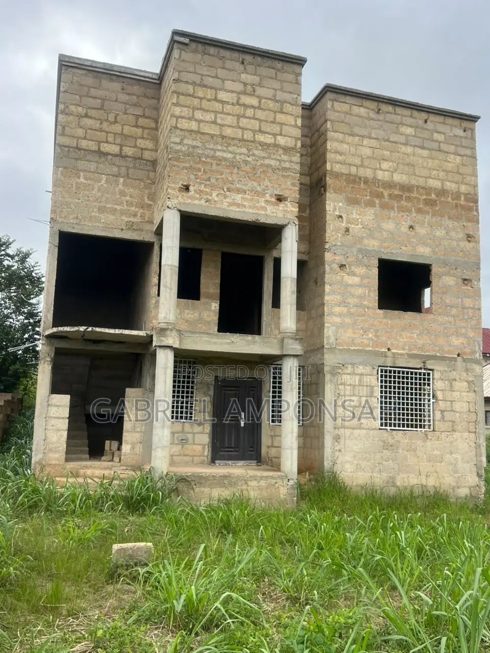 8 Bedroom Flat