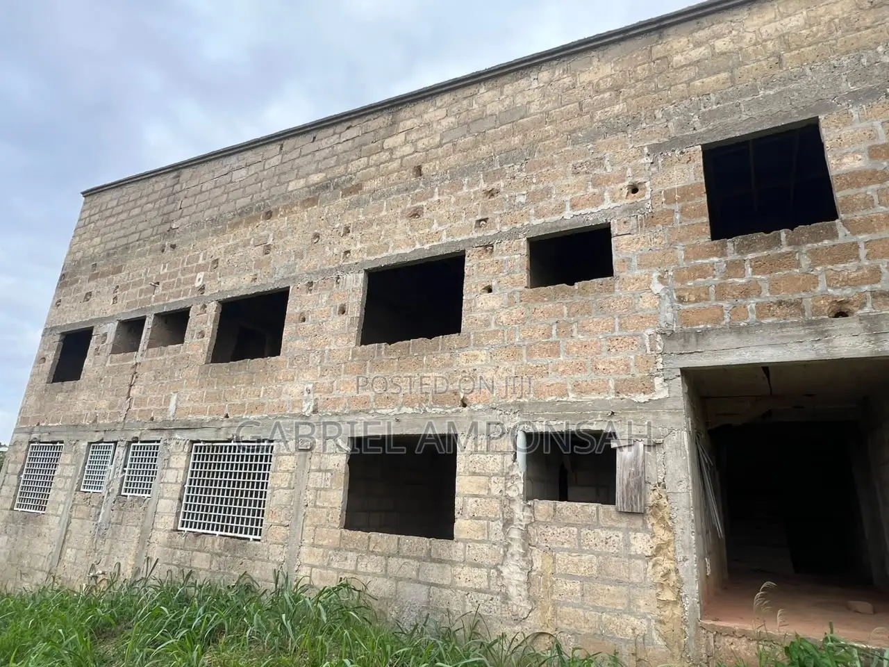 8 Bedroom Flat