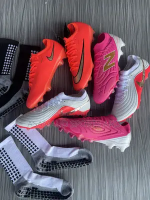 Original New Nike Football Boot With Accessories at Cool