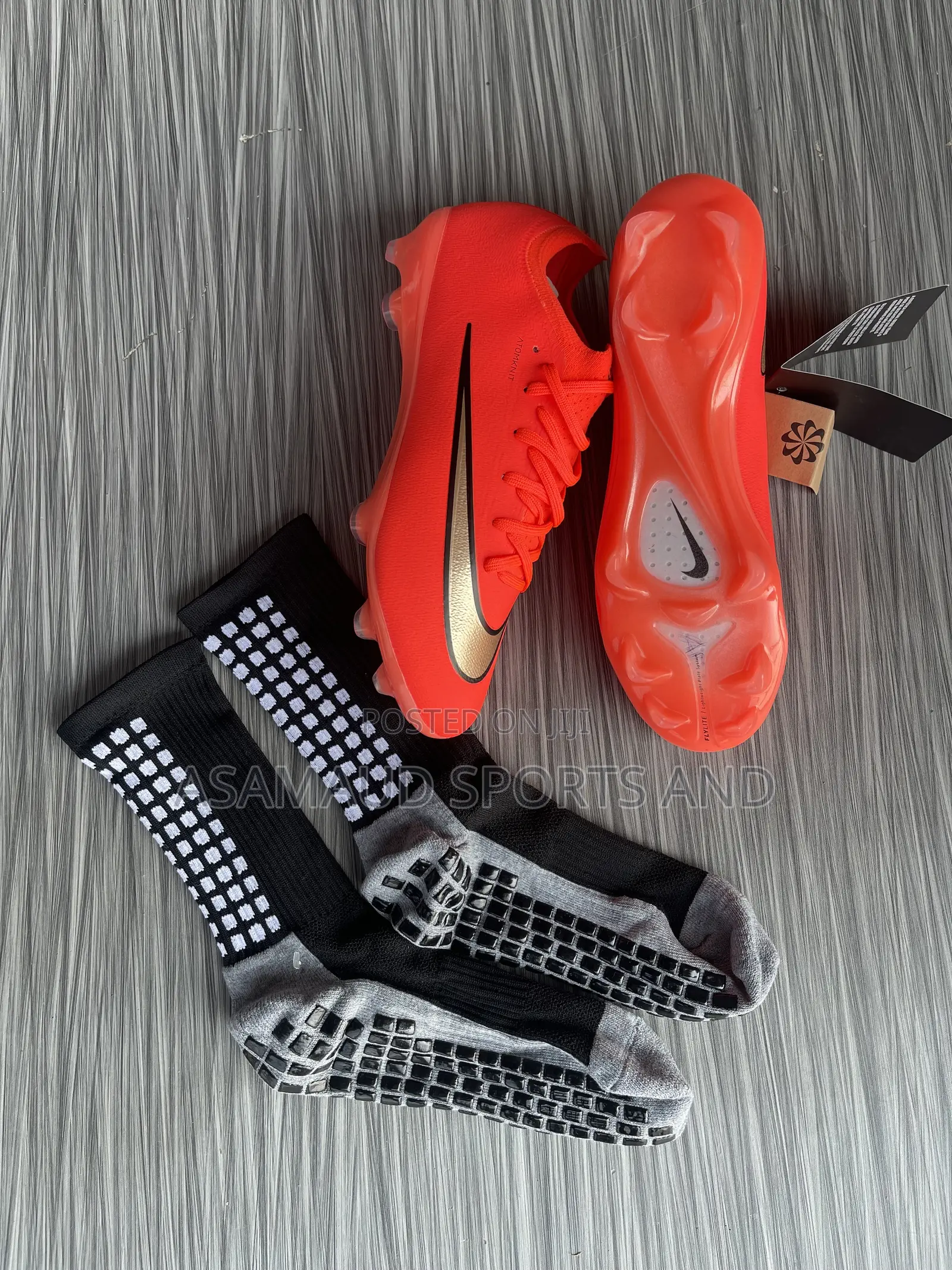 Original New Nike Football Boot With Accessories at Cool