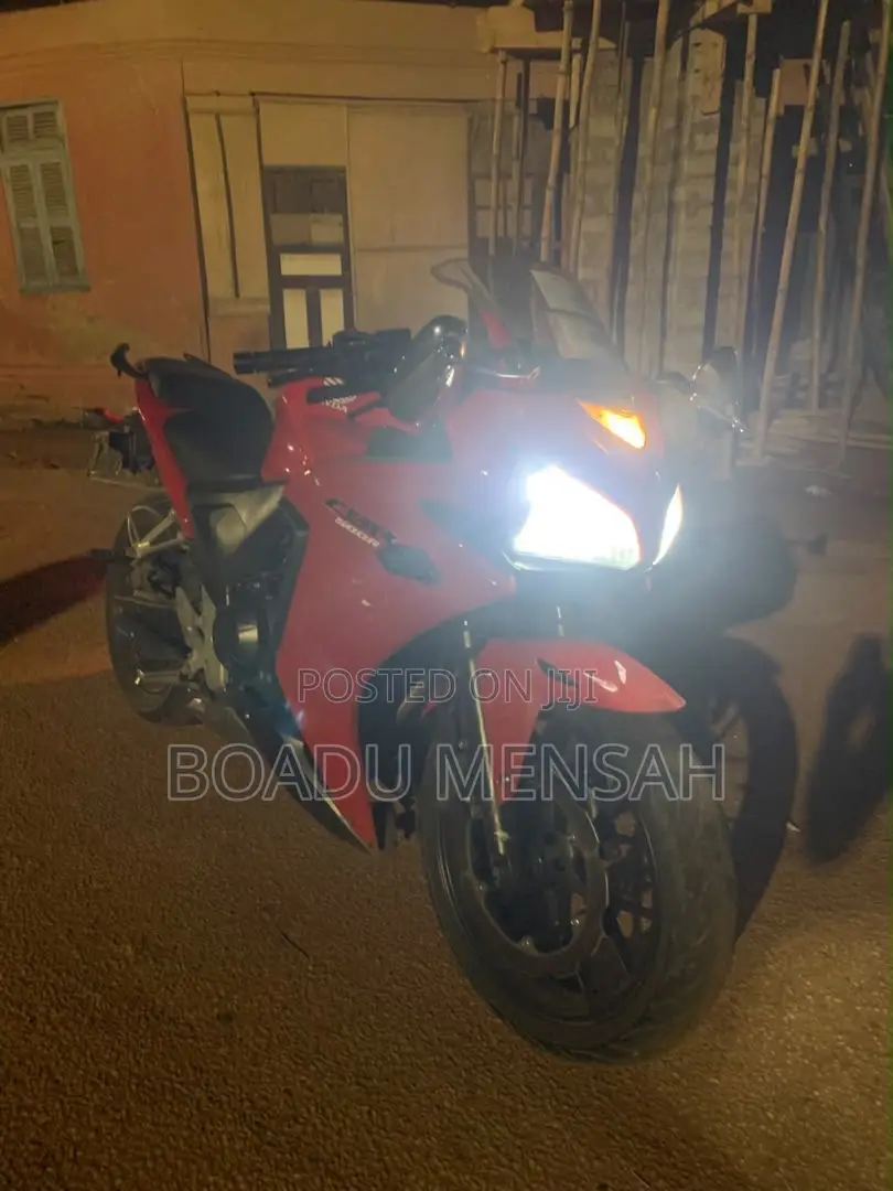 Honda CBR 2019 Red