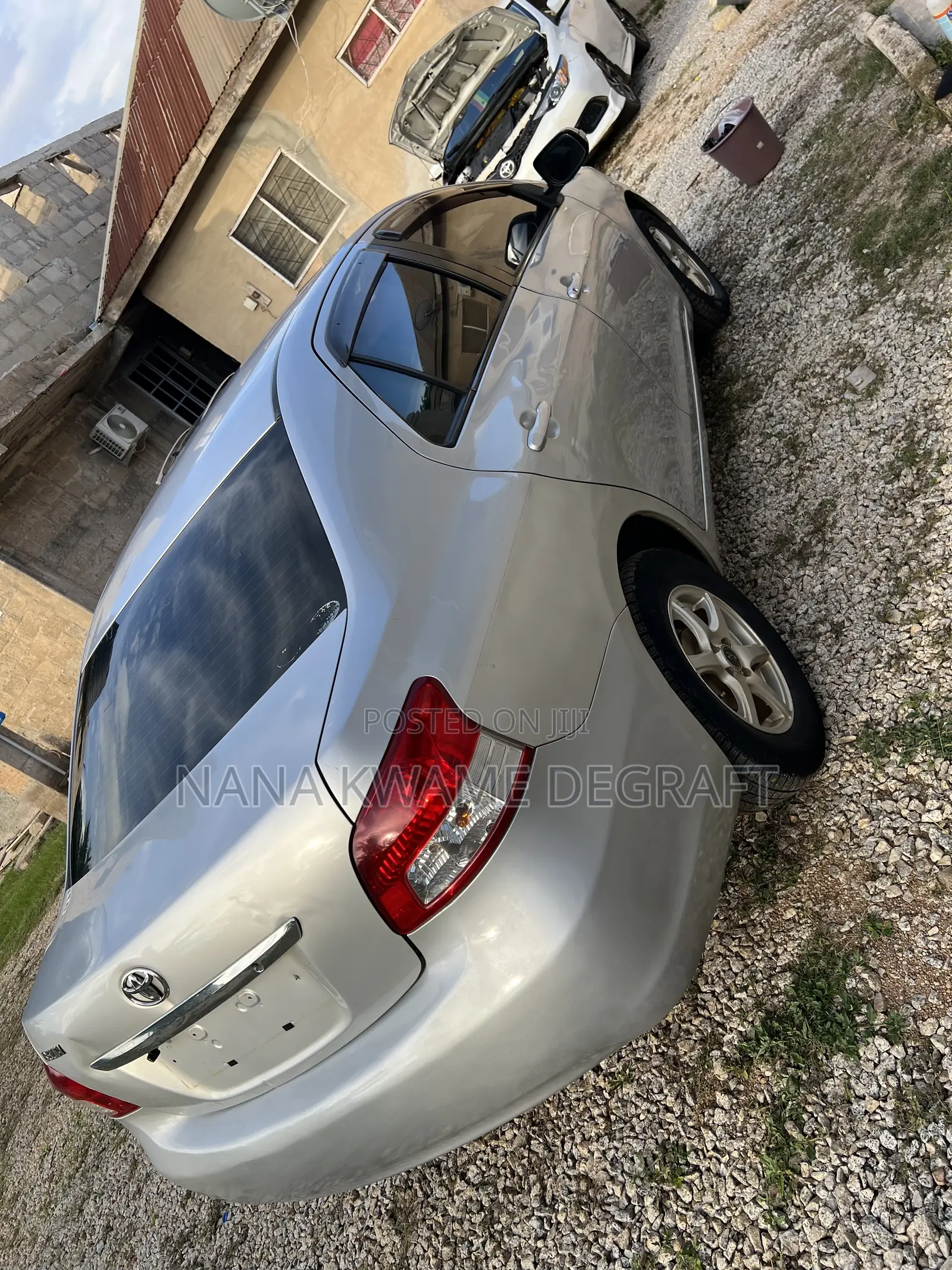 Toyota Belta 2012 Silver