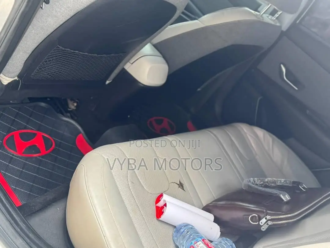 Hyundai Elantra Limited 2021 White
