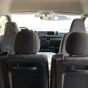 Toyota HiAce 2019 White