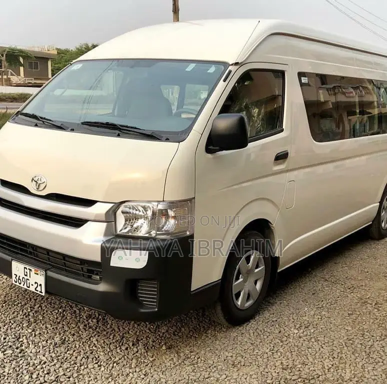 Toyota HiAce 2019 White