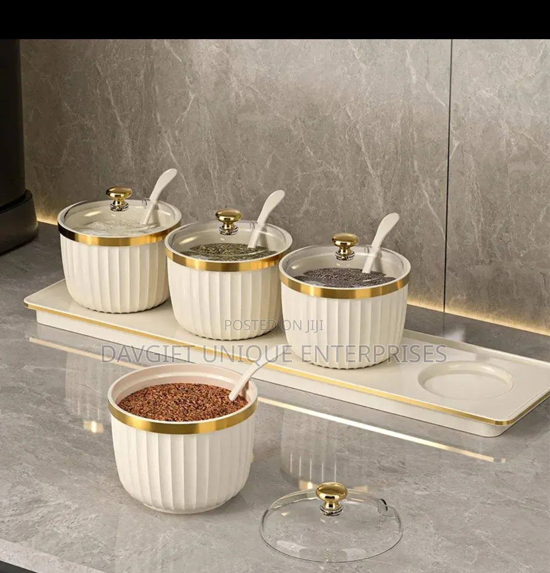 Durable Spices Containers With Spoons and Stand