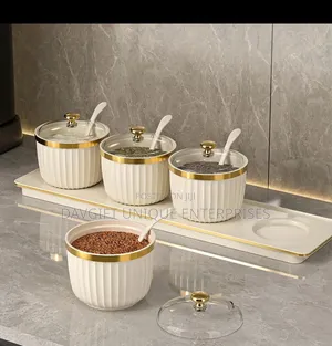 Durable Spices Containers With Spoons and Stand