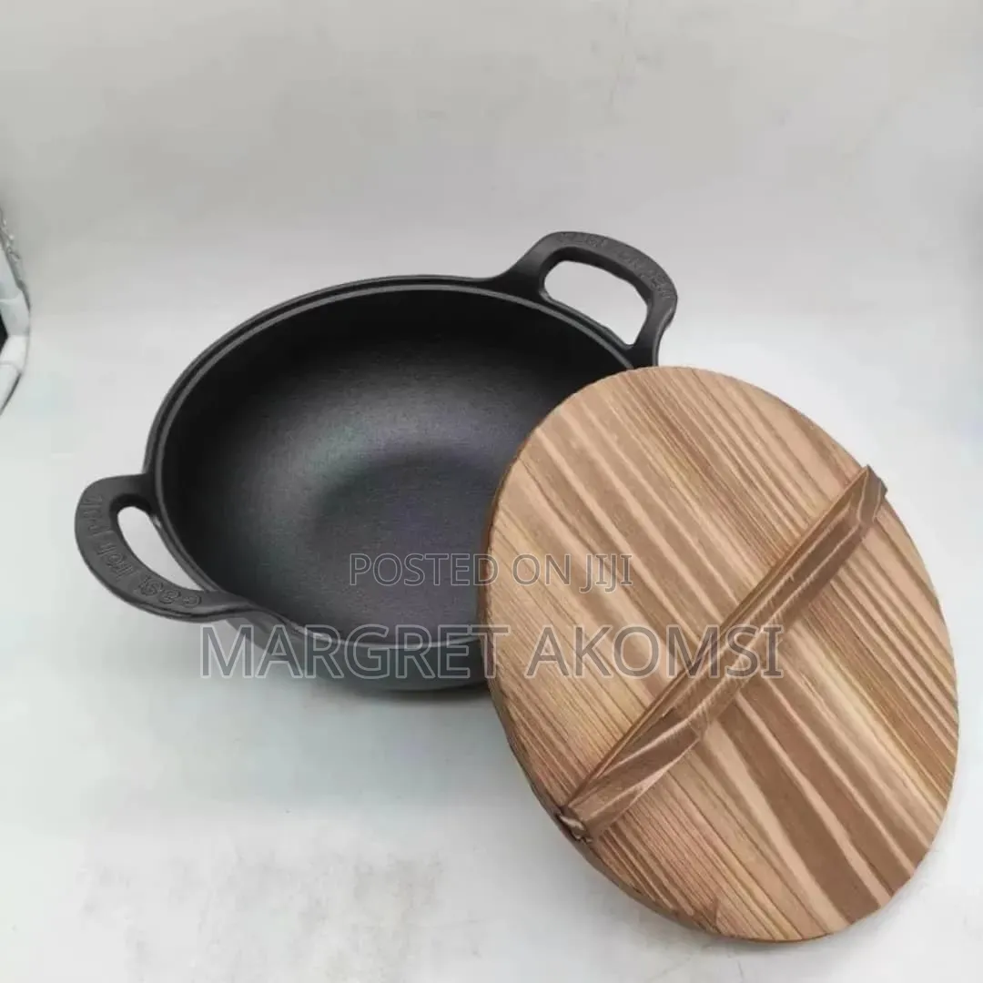 Kitchen Cooking Wok With Wooding Cover